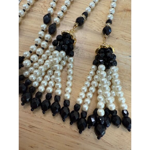 Vintage-Inspired Black & White Beaded Tassel Necklace lariat, sautoir, victorian - Picture 6 of 9